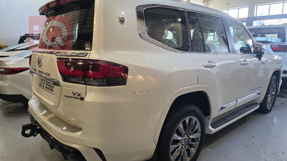 تۆیۆتا لاند کروزەر